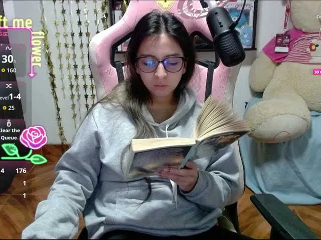 Live sex webcam photo for Maggie-Fox #291870339