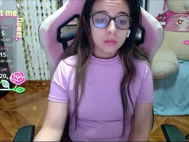 Live sex webcam photo for Maggie-Fox #292045025