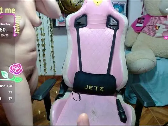 Live sex webcam photo for Maggie-Fox #292094071