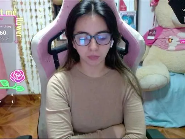 Live sex webcam photo for Maggie-Fox #292104721