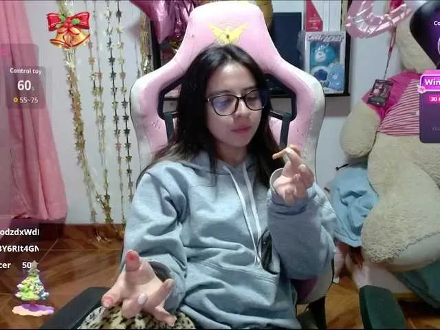 Live sex webcam photo for Maggie-Fox #292459692