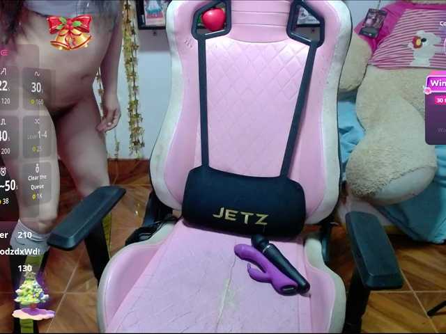 Live sex webcam photo for Maggie-Fox #292467205