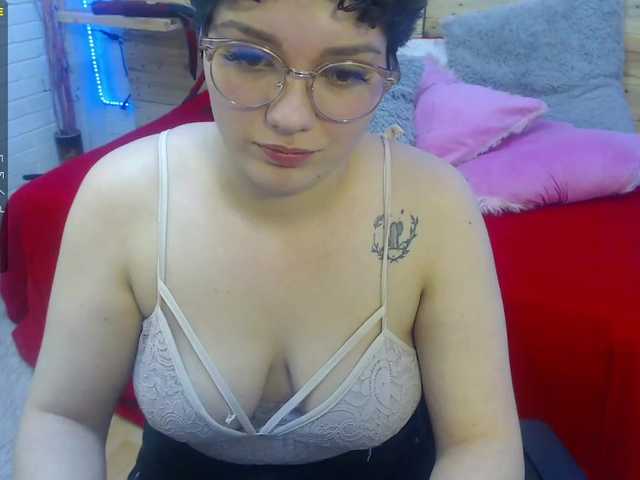 Live sex webcam photo for Maggie-evans5 #271737840