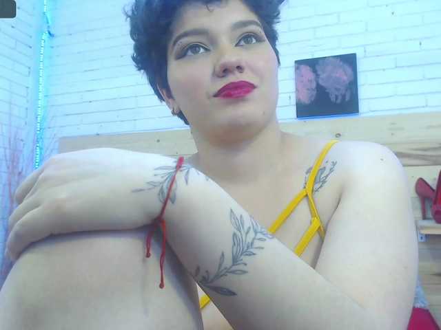 Live sex webcam photo for Maggie-evans5 #271875489