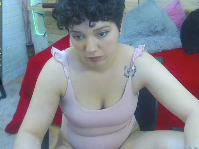 Live sex webcam photo for Maggie-evans5 #271886940