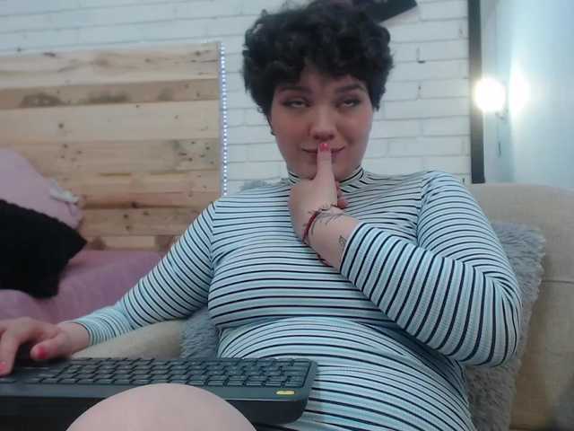 Live sex webcam photo for Maggie-evans5 #272113739