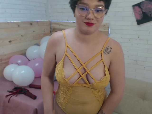 Live sex webcam photo for Maggie-evans5 #272149811