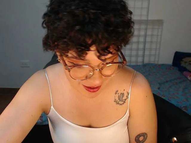 Live sex webcam photo for Maggie-evans5 #272726487