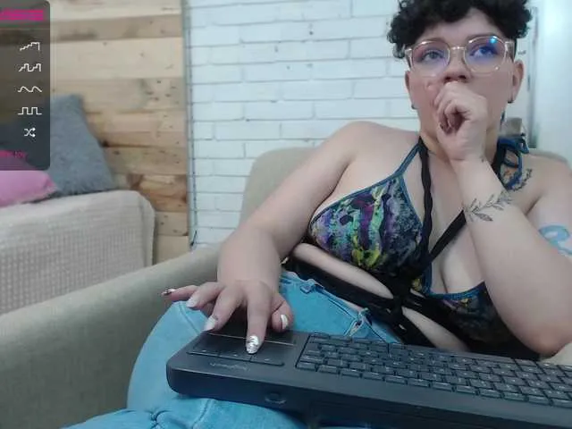 Live sex webcam photo for Maggie-evans5 #272758276