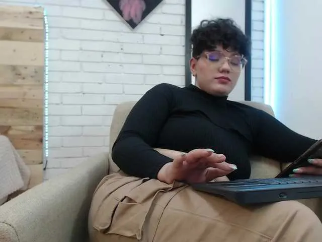Live sex webcam photo for Maggie-evans5 #272831944