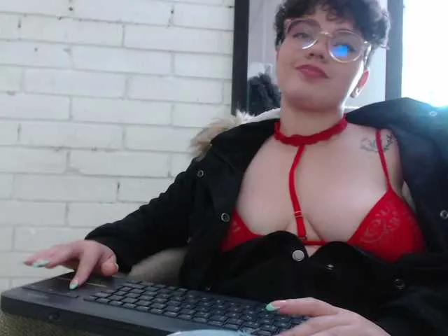 Live sex webcam photo for Maggie-evans5 #272933313