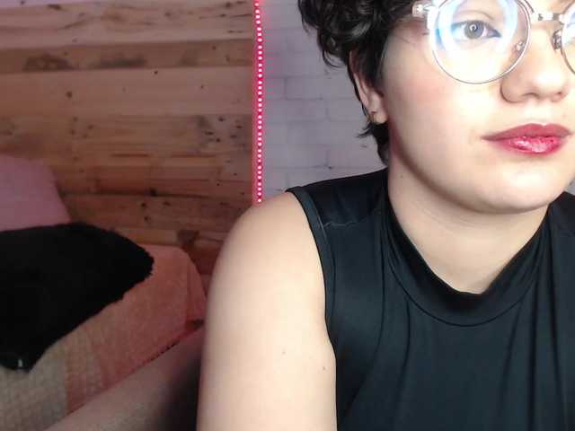 Live sex webcam photo for Maggie-evans5 #273744315