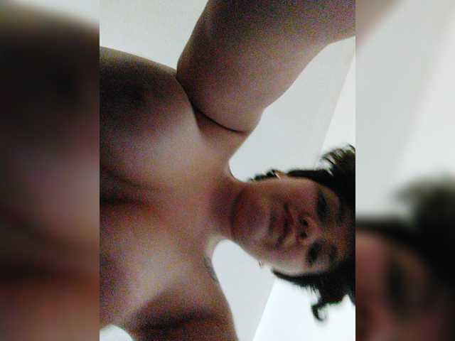 Live sex webcam photo for Maggie-evans5 #273838075