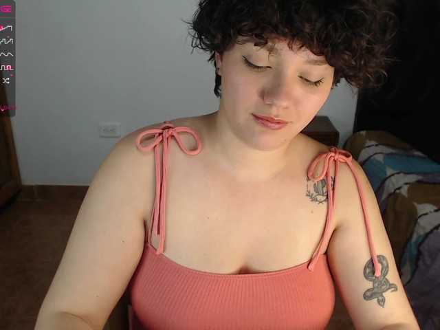 Live sex webcam photo for Maggie-evans5 #274046026