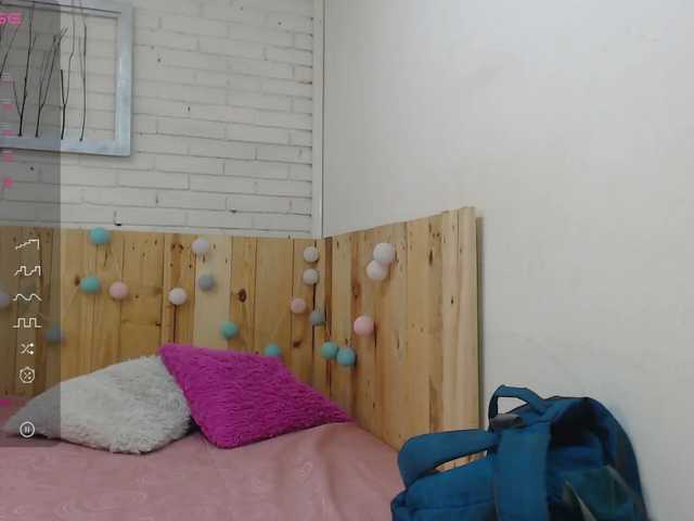 Live sex webcam photo for Maggie-evans5 #277759186