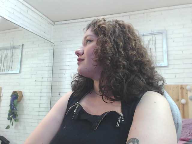 Live sex webcam photo for Maggie-evans5 #278012576