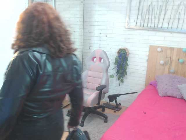 Live sex webcam photo for Maggie-evans5 #278141891