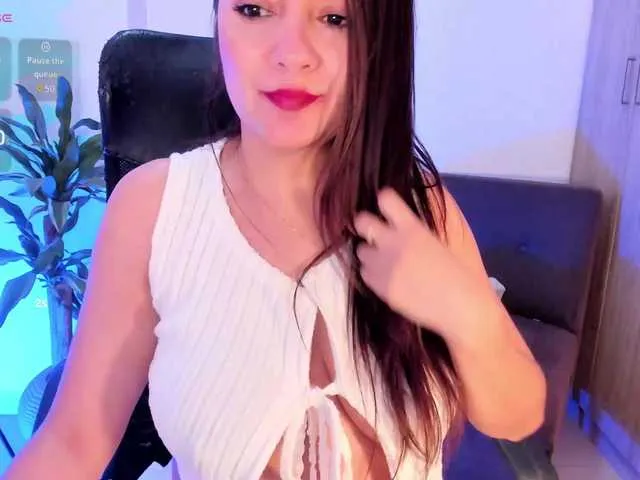 Live sex webcam photo for MaggieBrown #292800649
