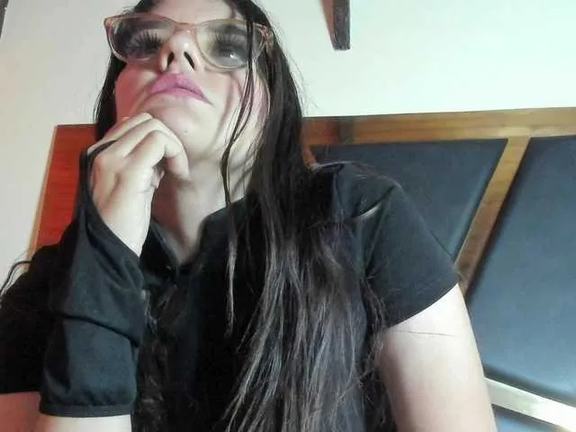 Live sex webcam photo for MagiArias #277005637