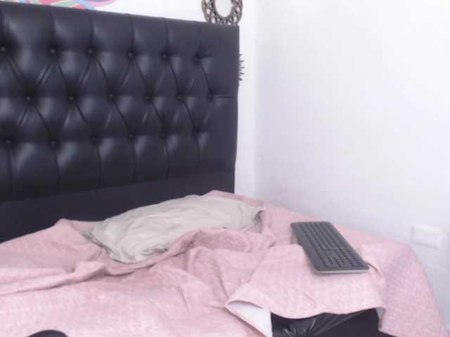 Live sex webcam photo for Magic-Luna05 #277808257