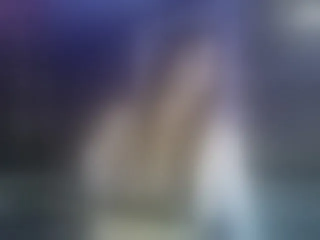 Live sex webcam photo for MagicalLouu #293125261