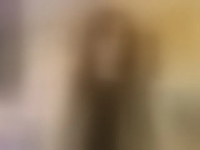 Live sex webcam photo for MagicalLouu #293215106