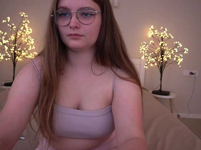 Live sex webcam photo for MagikPeachh #291027210