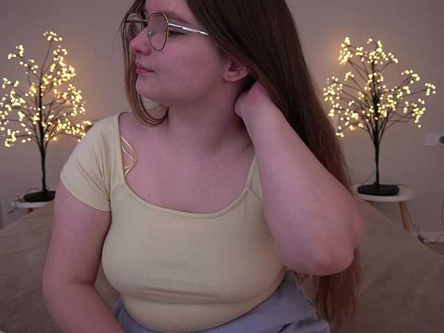 Live sex webcam photo for MagikPeachh #291068814