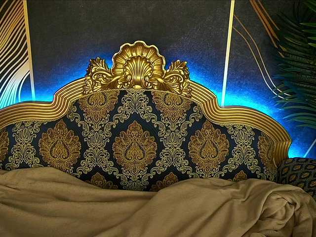 Live sex webcam photo for MagikPeachh #291138536