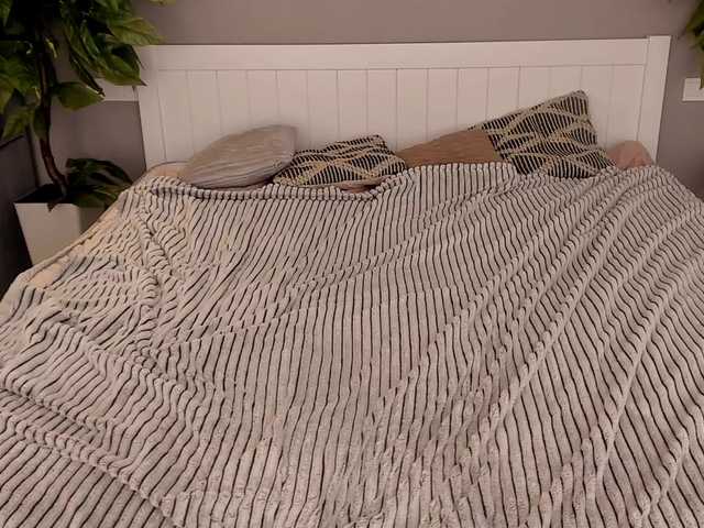 Live sex webcam photo for MagikPeachh #291184955