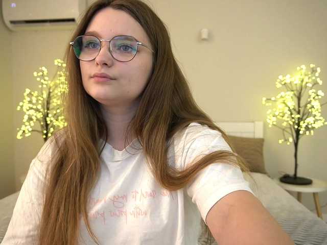 Live sex webcam photo for MagikPeachh #291237218