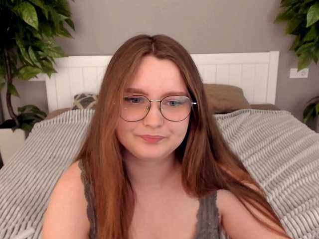 Live sex webcam photo for MagikPeachh #291247904