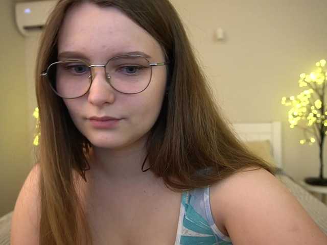 Live sex webcam photo for MagikPeachh #291344925