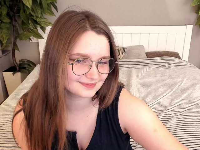 Live sex webcam photo for MagikPeachh #291371125