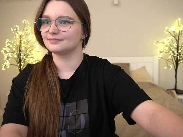 Live sex webcam photo for MagikPeachh #291434320