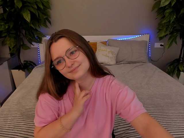 Live sex webcam photo for MagikPeachh #291464866