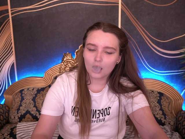 Live sex webcam photo for MagikPeachh #291614329