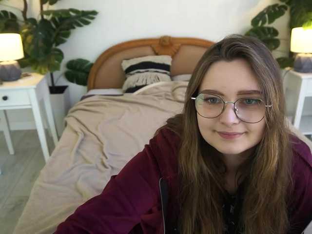 Live sex webcam photo for MagikPeachh #291640056