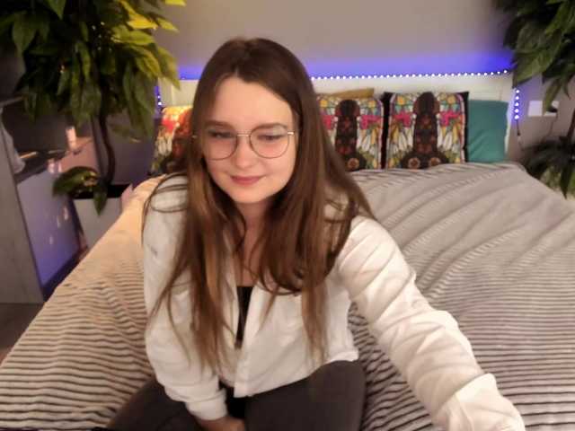 Live sex webcam photo for MagikPeachh #291685573