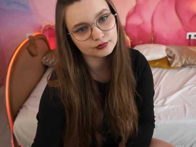 Live sex webcam photo for MagikPeachh #291872185