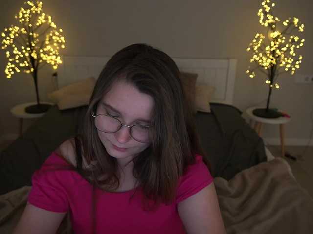 Live sex webcam photo for MagikPeachh #291935359