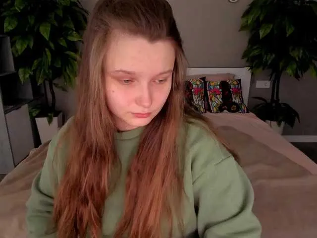 Live sex webcam photo for MagikPeachh #291946407