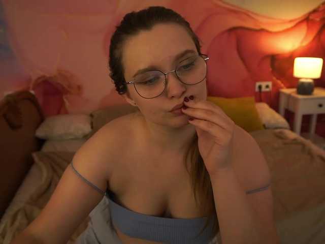 Live sex webcam photo for MagikPeachh #291973861
