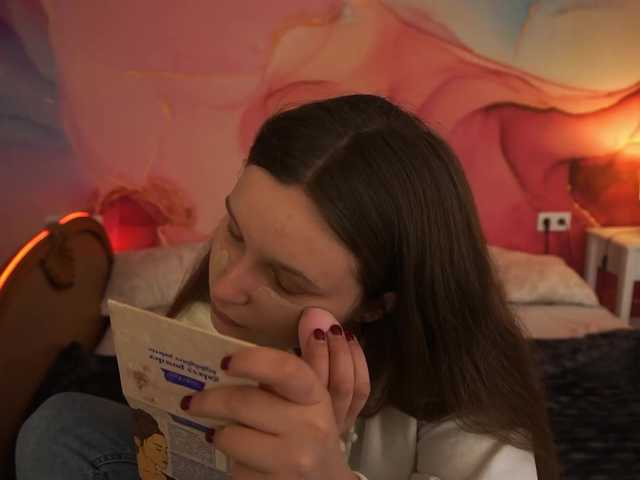 Live sex webcam photo for MagikPeachh #291985756