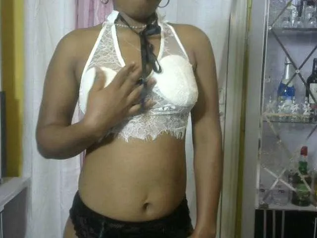 Live sex webcam photo for Maha19x #291682148