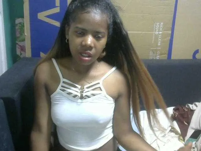 Live sex webcam photo for Maha19x #291765684