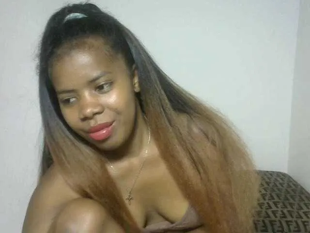 Live sex webcam photo for Maha19x #292199340