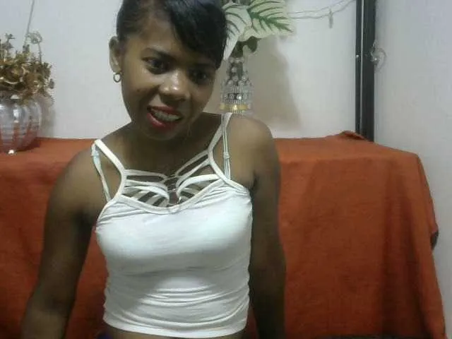 Live sex webcam photo for Maha19x #292382424