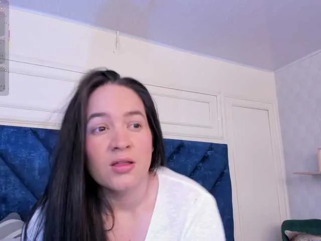 Live sex webcam photo for Mahiacute- #292352827