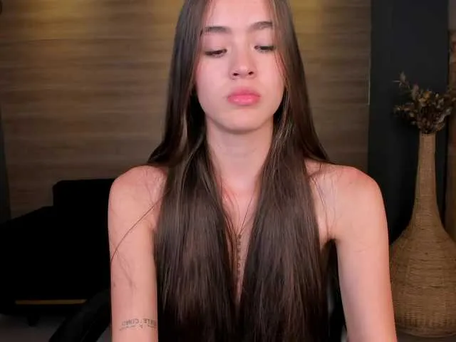 Live sex webcam photo for MaiaCollins1 #291235234